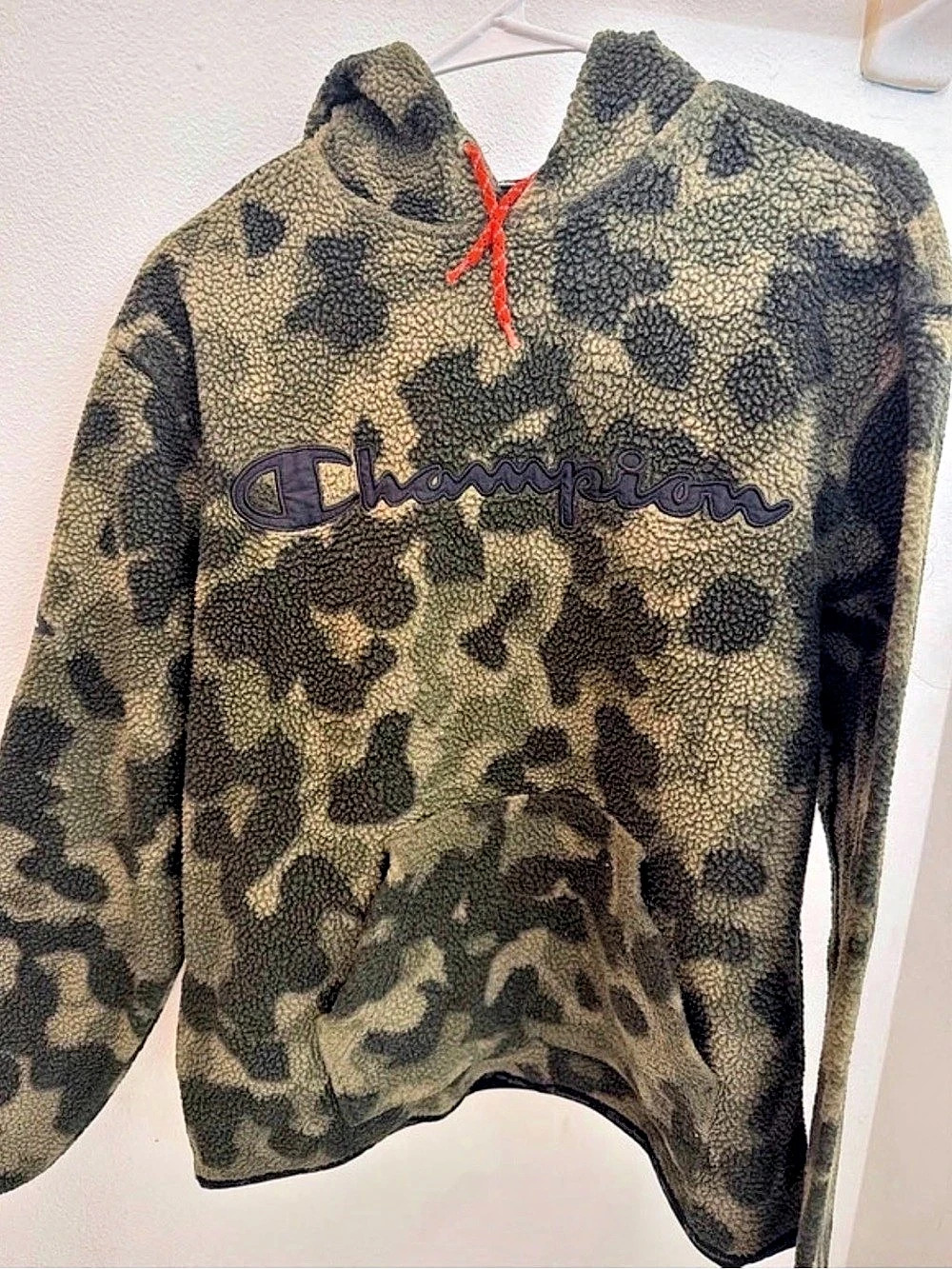 Champion Camo Fleece Pullover Size Medium Like New